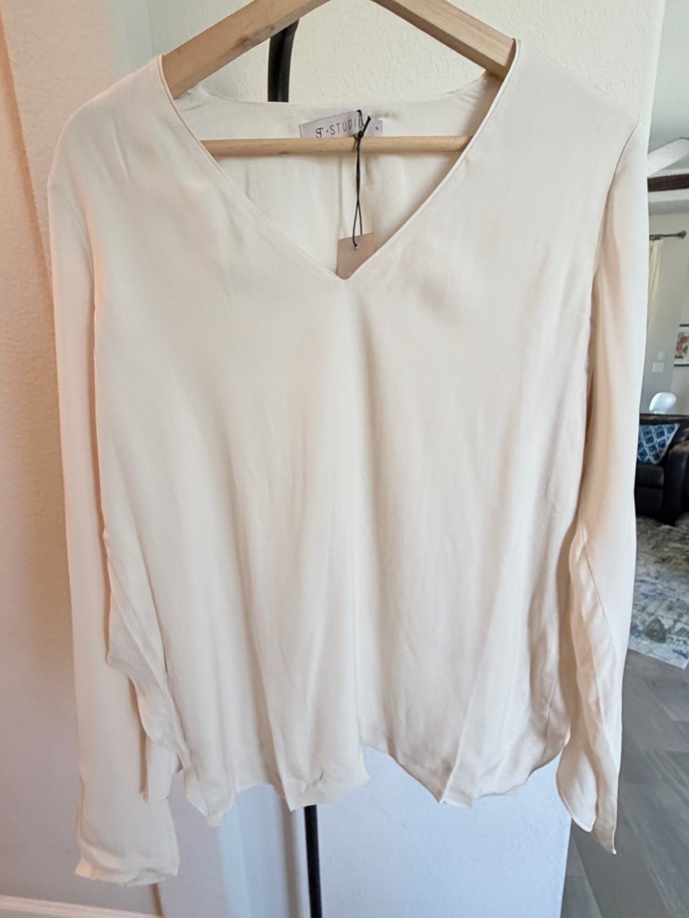Nwt Studio Ruffle Back Shirt Womens 36 Ivory Sorbet Draped Hi Low Blouse S